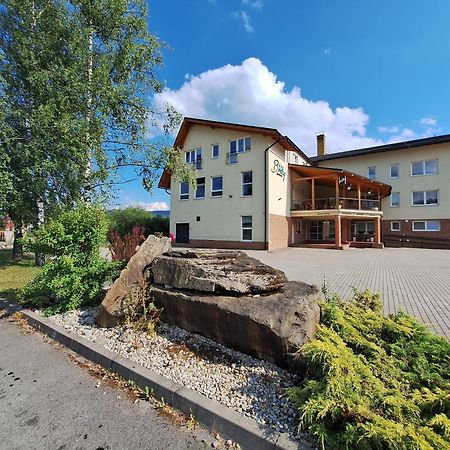 Agrohotel Tri Brezy Hrustin المظهر الخارجي الصورة