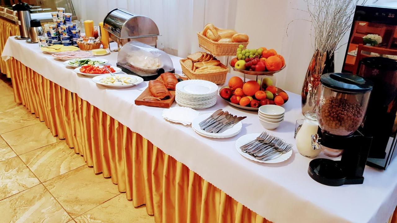 Agrohotel Tri Brezy Hrustin المظهر الخارجي الصورة