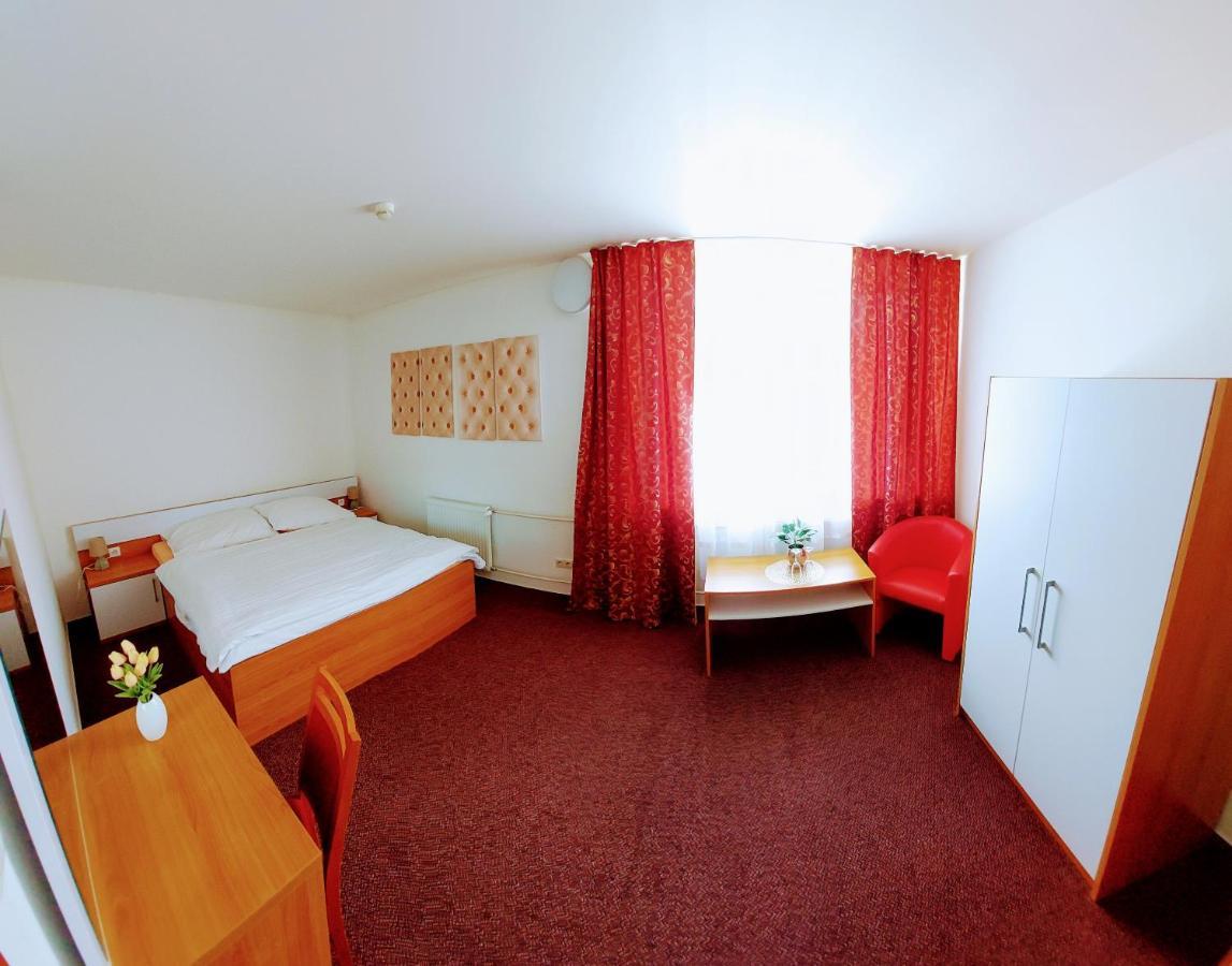 Agrohotel Tri Brezy Hrustin المظهر الخارجي الصورة