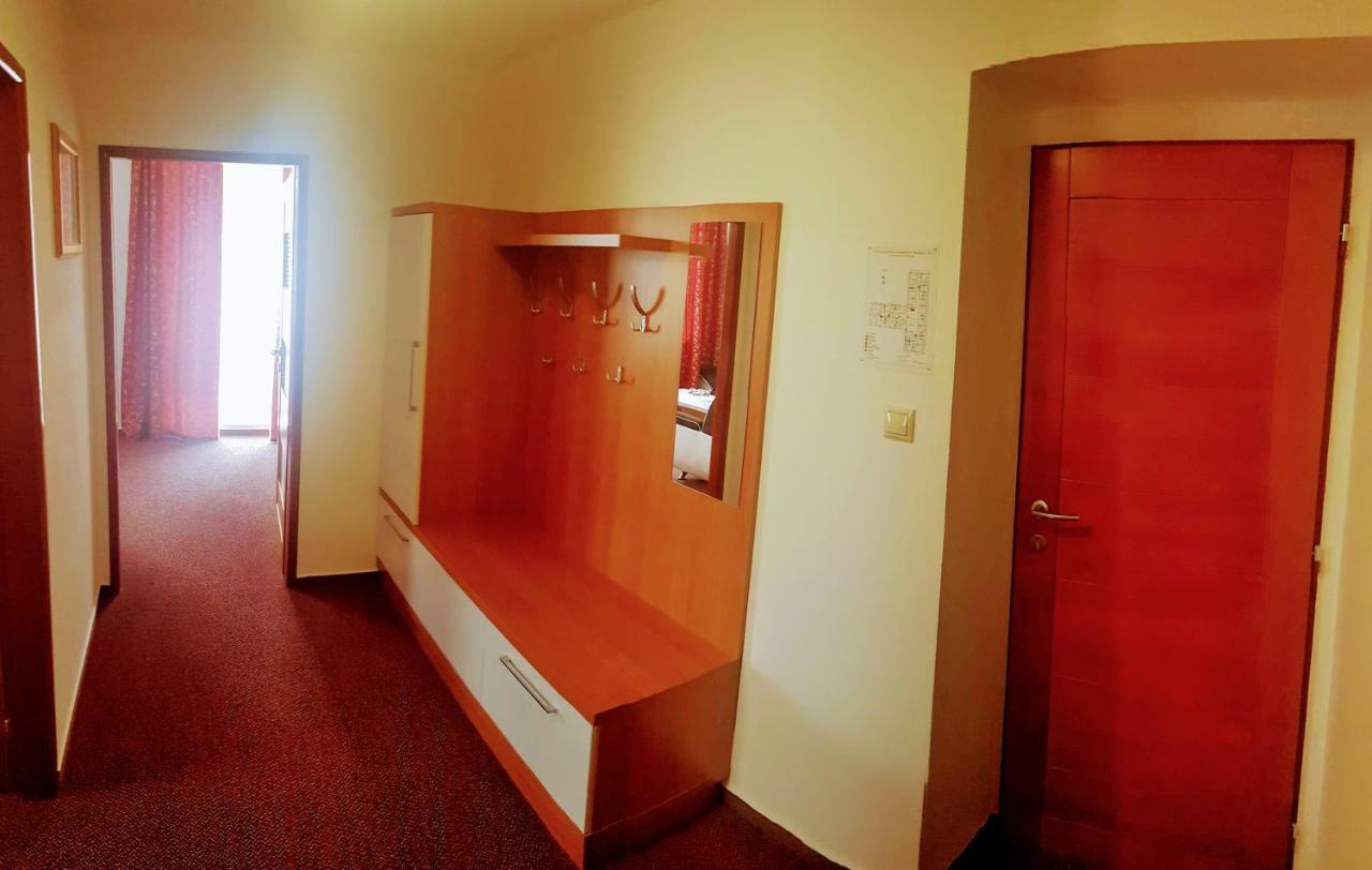 Agrohotel Tri Brezy Hrustin المظهر الخارجي الصورة