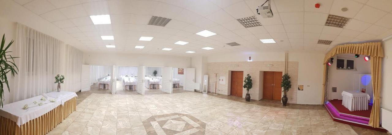 Agrohotel Tri Brezy Hrustin المظهر الخارجي الصورة